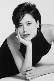 Ariane dans le rôle de Tracy Tzu