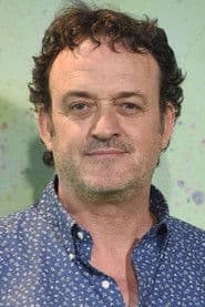 César Vea في دور Miñón