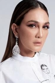Luna Maya في دور Dina