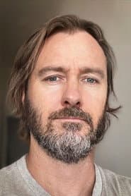 Ben Thomas dans le rôle de Troy