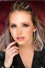 Nicole Alyse Nelson dans le rôle de Vagianna Talbot