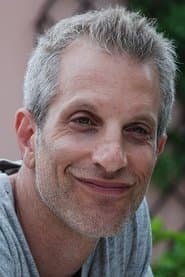 Jon Sklaroff في دور Paco