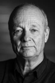 Gustav Levin في دور Erik, Tobias father