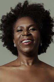 Ju Colombo as Ismênia