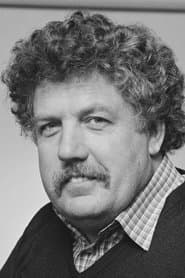 Colin Welland في دور Rev. Barney Hood