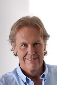 Gonzalo Bonadeo as Self, sport journalist (voice)