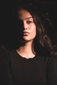 Renara Dutra dans le rôle de Garota