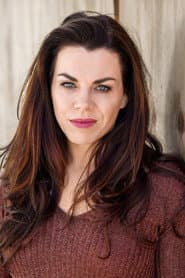 Sinead O'Riordan dans le rôle de Mum