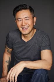 Adrian Pang dans le rôle de Sky / Terence Chia