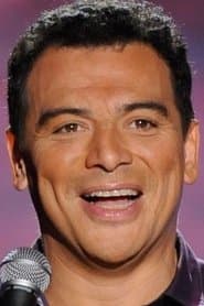 Carlos Mencia dans le rôle de Miguel Ramirez