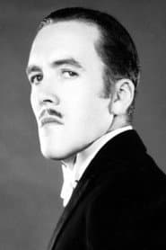 Tyrell Davis dans le rôle de Cigarette Case Party Dandy
