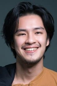 Morgan Oey dans le rôle de Dhika