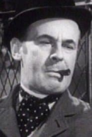 Reginald Purdell في دور Coxwain - C / P.O. Dabbs