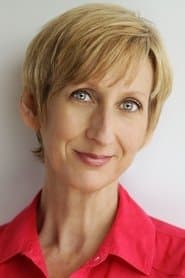 Tannis Burnett dans le rôle de Miss Thompson the Main Desk Attendant