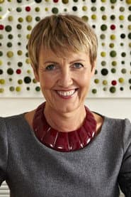 Aggie MacKenzie في دور Self - Presenter