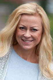 Jenny Elvers dans le rôle de Visitor