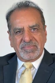 Kavi Raz في دور Dr. Ramesh Kapoor