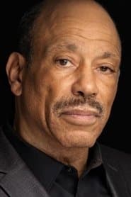 Tony D. Head dans le rôle de Older Walter