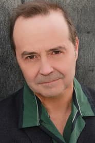 Todd Faulkner dans le rôle de Sarge / Scarlett