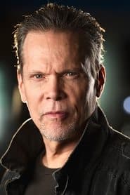 Stephen Quadros في دور Martin
