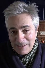 Emanuele Barresi في دور Roberto Lenzi
