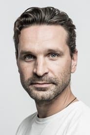 Victor Dobronravov as Eugene Onegin