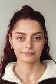 Joanna Arida dans le rôle de Dyala's Cousin