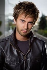 Alexander Mendeluk as Chris Geiger