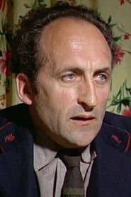 Jean Darie في دور Uncle