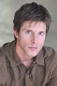 Daniel Kucan dans le rôle de Tad