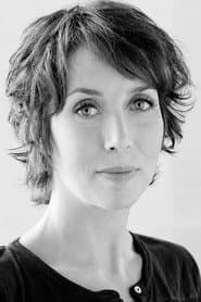 Nathalie Cuzner dans le rôle de Monster