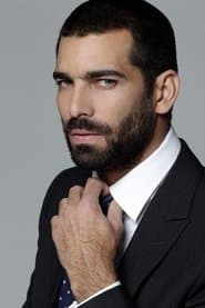 Rubén Cortada في دور Sergio
