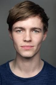 Steffan Cennydd dans le rôle de Kevin Morris