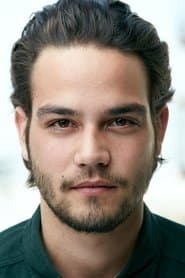 Daniel Zovatto dans le rôle de Money
