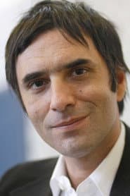 Samuel Benchetrit في دور un passager d'Autoclock