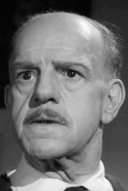 Francisco Pierrá as Pío