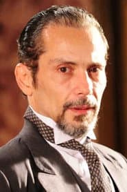 Ilya São Paulo as Manobrista
