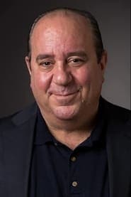 Louis Mustillo dans le rôle de Sharpe
