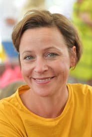 Jule Ronstedt في دور Tierärztin