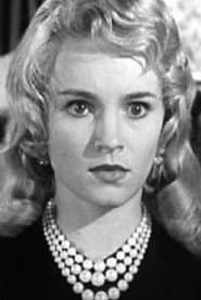 Penny Morrell dans le rôle de Gertrude
