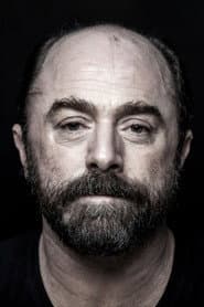 Brendan Clearkin dans le rôle de Balan