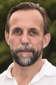 Gotthard Lange as Grave Digger