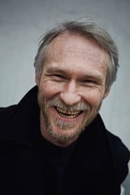 Robinson Reichel as Joe