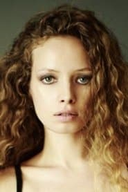 Anastasia Maslova في دور Riza