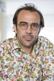 Laurent Papot dans le rôle de Le scientifique
