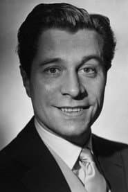 Robert Freitag dans le rôle de Sgt. Paul Richter