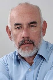 Hernán Méndez dans le rôle de Dr. Méndez