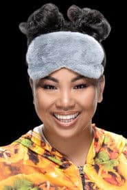 Karen Yu dans le rôle de Self