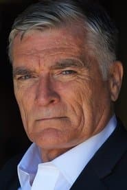 Chris Gillett dans le rôle de Connor Blake