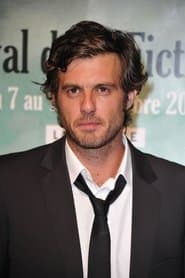 Lannick Gautry في دور Richard Vronski